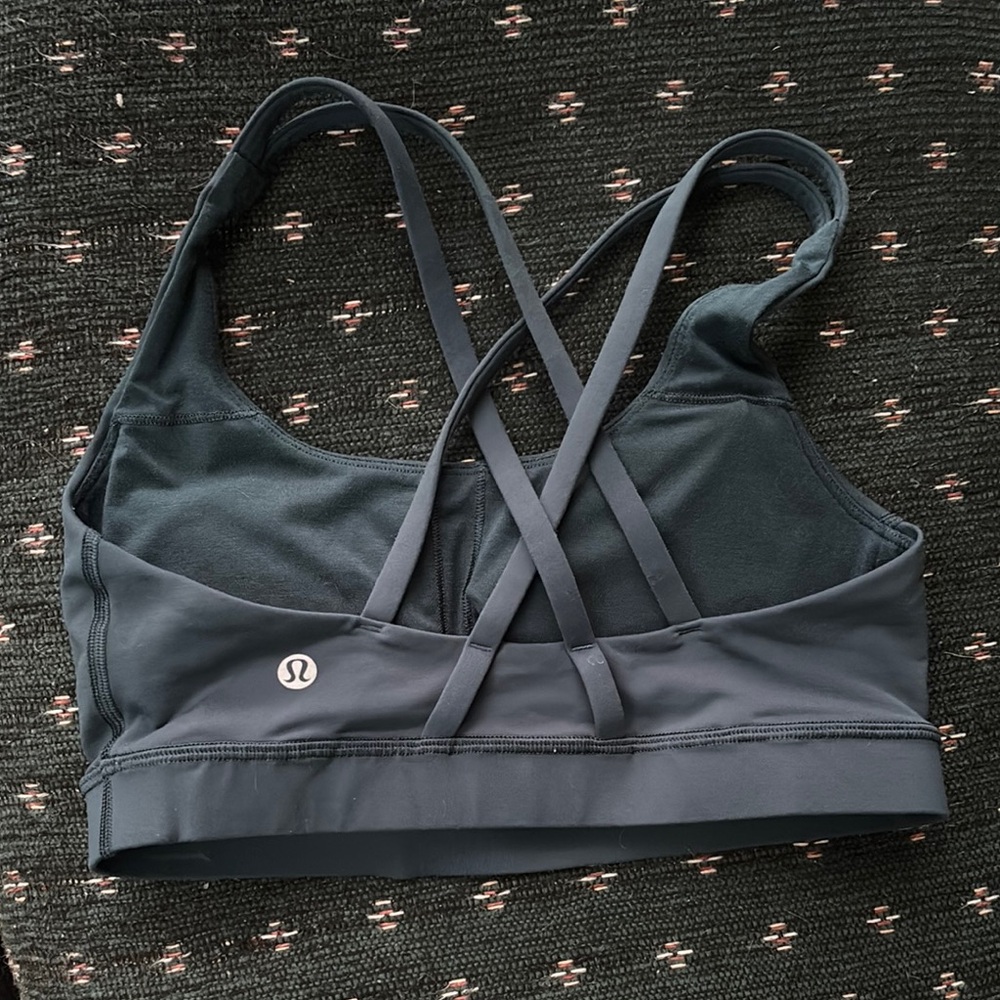 lululemon athletica Women's green sports Bra size 6